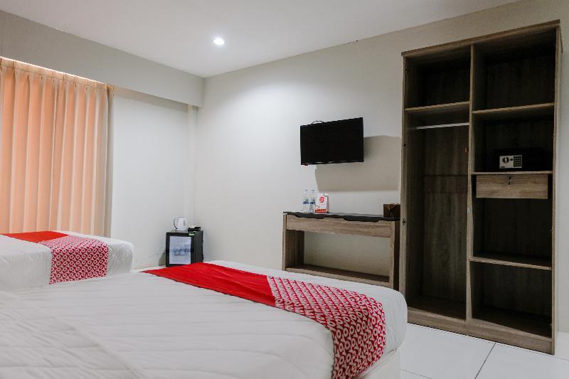 Capital O 892 Grand Pujon View Hotel And Resort Бату Экстерьер фото