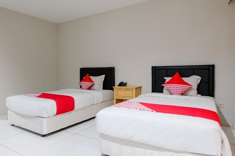 Capital O 892 Grand Pujon View Hotel And Resort Бату Экстерьер фото